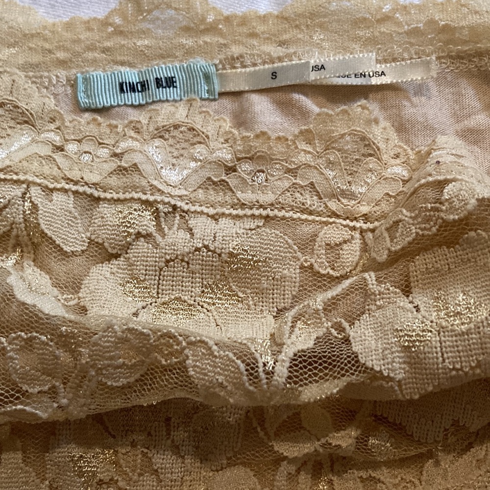 Kimchi Blue lacy bandeau bralette size small color nude.